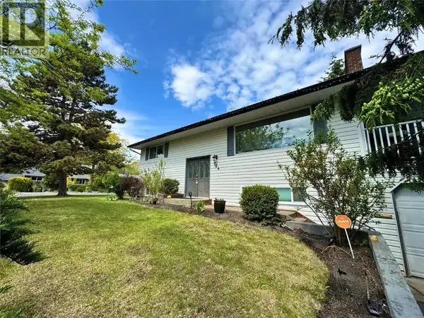 Glenmore Home for Sale with Pool & Suite Potential | Kelowna